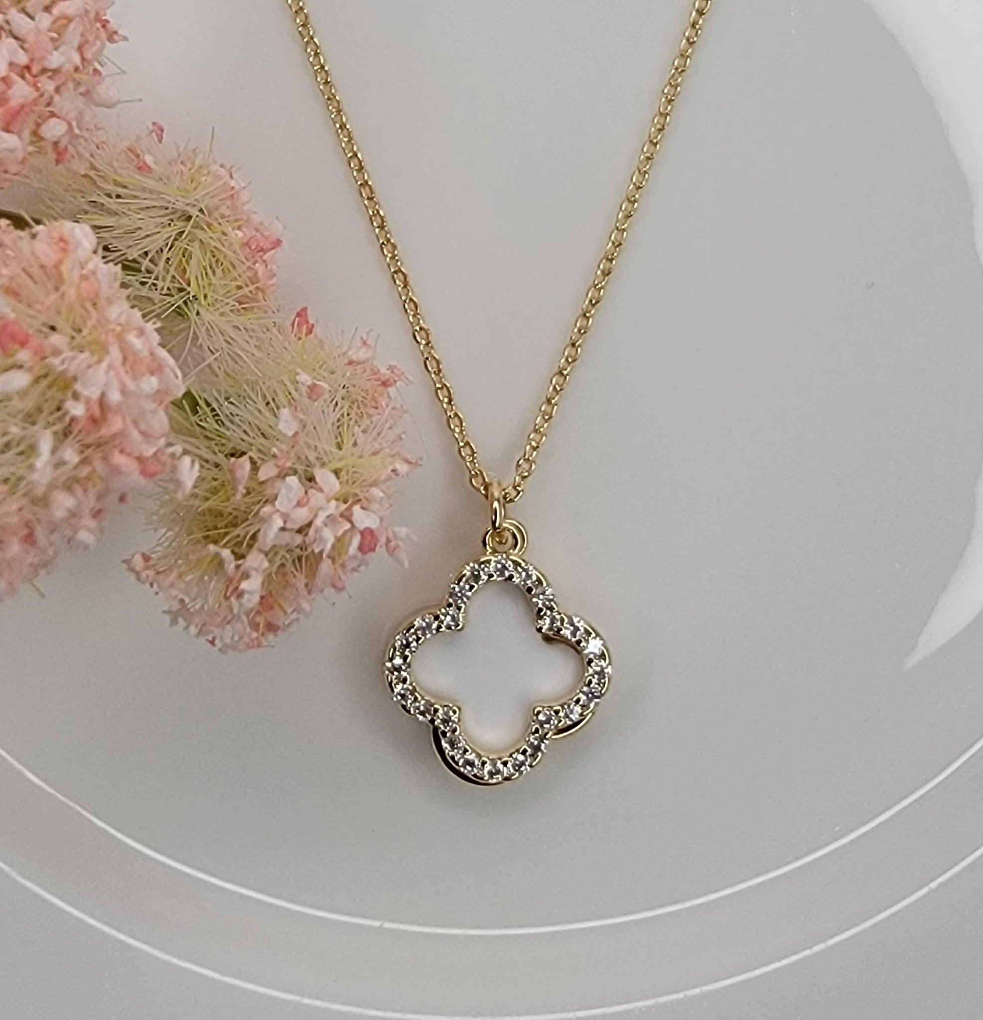 DOUBLE LAYERED FOUR LEAF CLOVER NECKLACE - HER Home Design Boutique