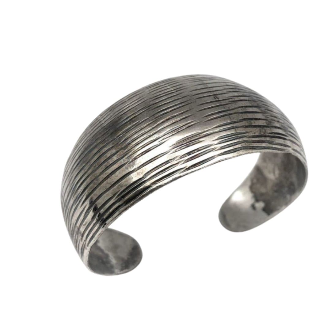 Kashi Embossed Shell Metal Cuff Bracelet - HER Home Design Boutique